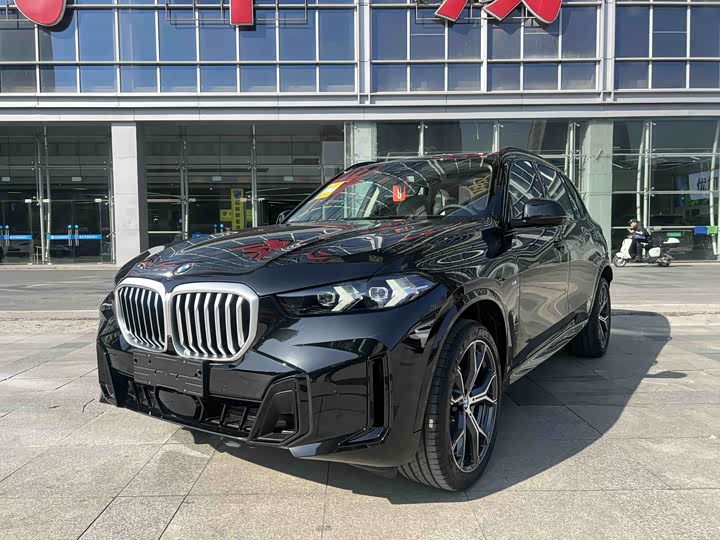 BMW X5 2026 2026款 xDrive 30Li 尊享型M运动曜夜套装