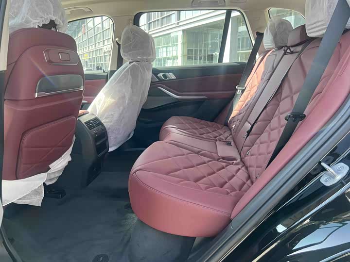 BMW X5 2026 2026款 xDrive 30Li 尊享型M运动曜夜套装