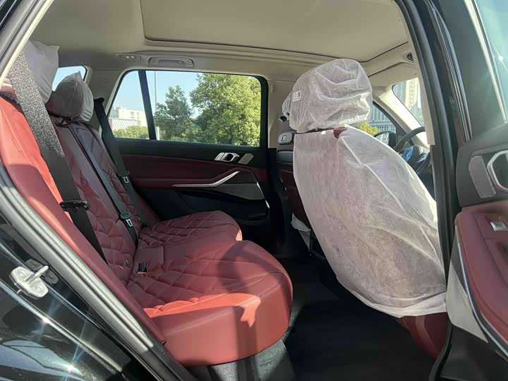 BMW X5 2026 2026款 xDrive 30Li 尊享型M运动曜夜套装