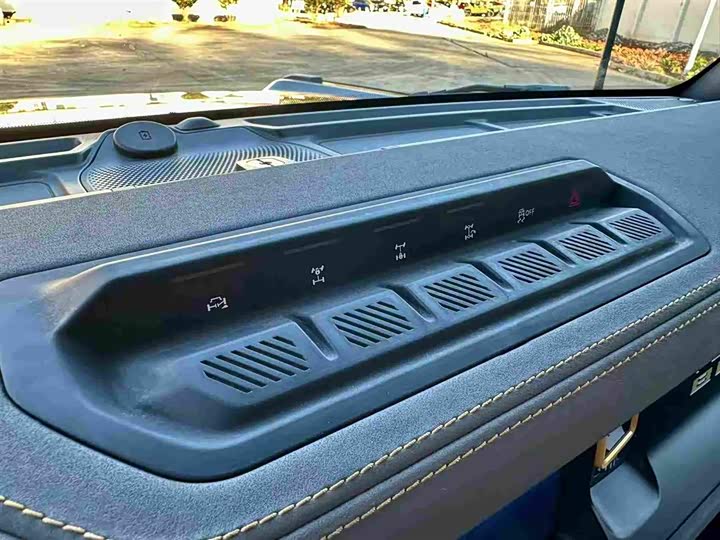 Ford Bronco 2024 2024款 2.3T 荒地