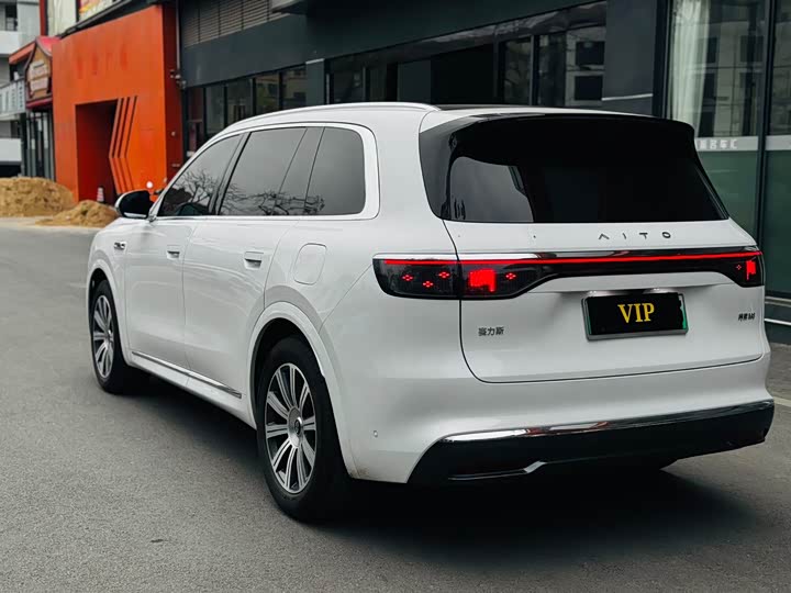 Aito M8 2025 2025款 增程 Max版 37kWh 5座版
