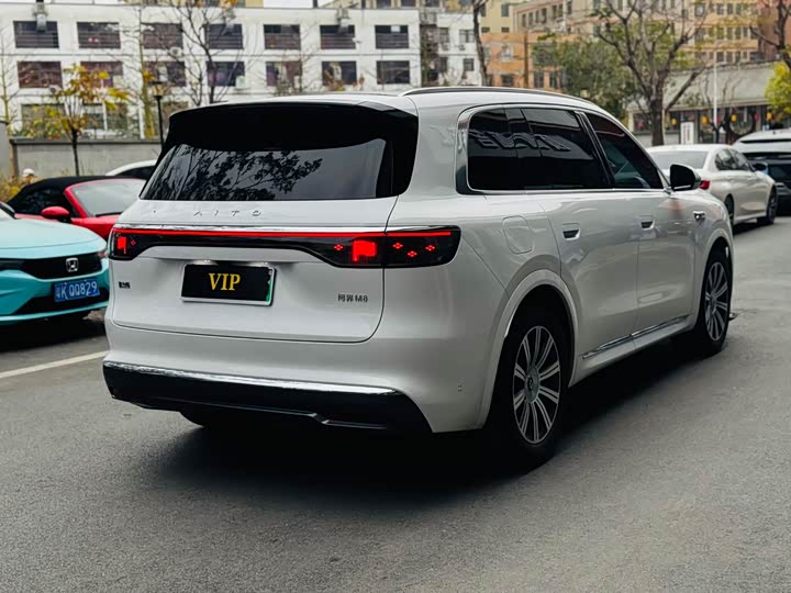 Aito M8 2025 2025款 增程 Max版 37kWh 5座版