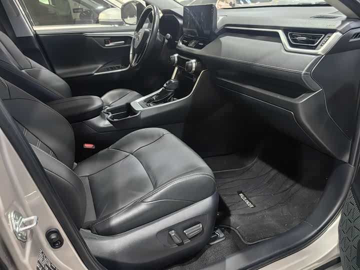 Toyota Wildlander 2024 2024款 2.0L CVT四驱豪华PLUS版