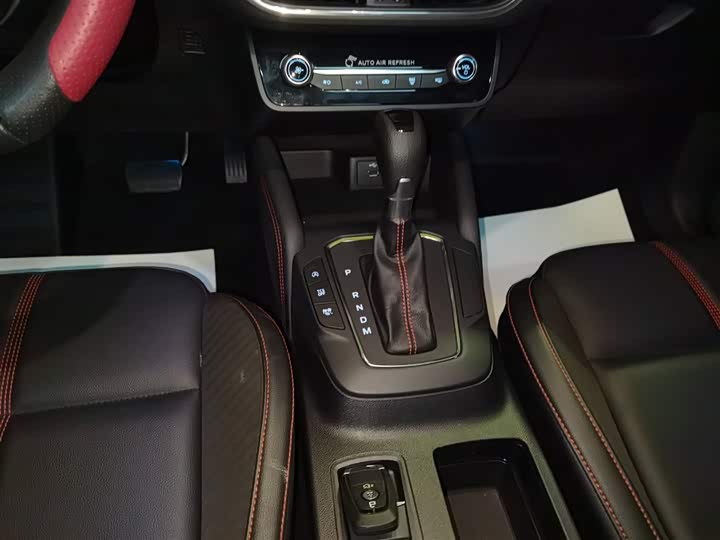 Ford Focus 2022 2022款 三厢 EcoBoost 180 自动ST Line