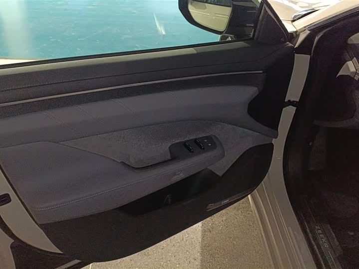 Zeekr 001 2025 2025款 YOU版 100kWh 四驱