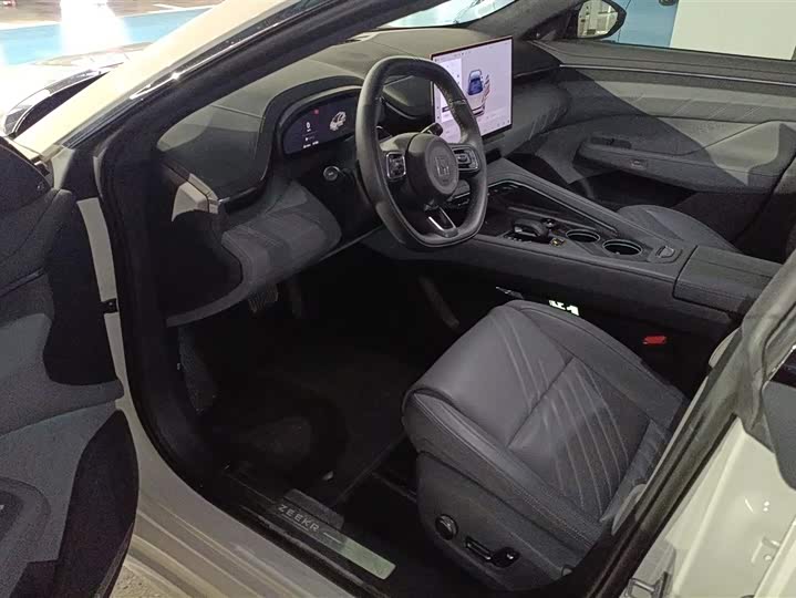 Zeekr 001 2025 2025款 YOU版 100kWh 四驱