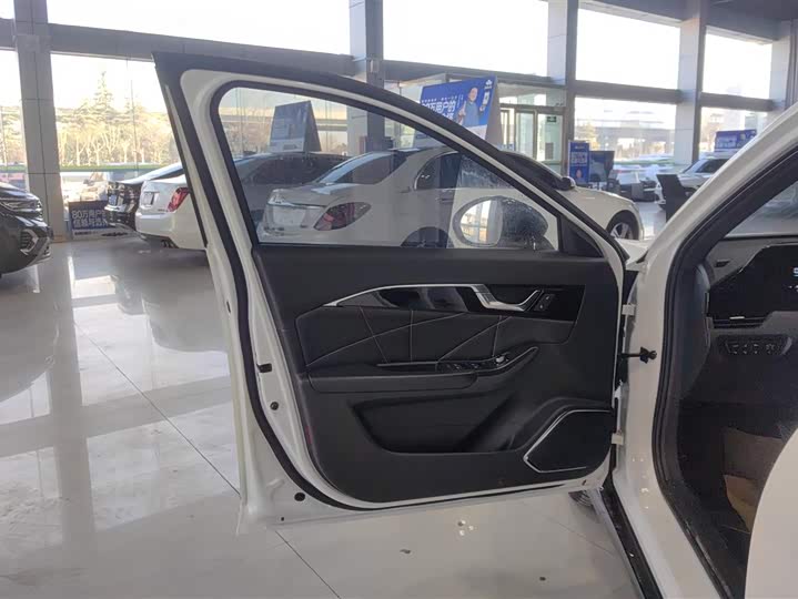 Bestune B70S 2022 2022款 2.0T 智潮统帅