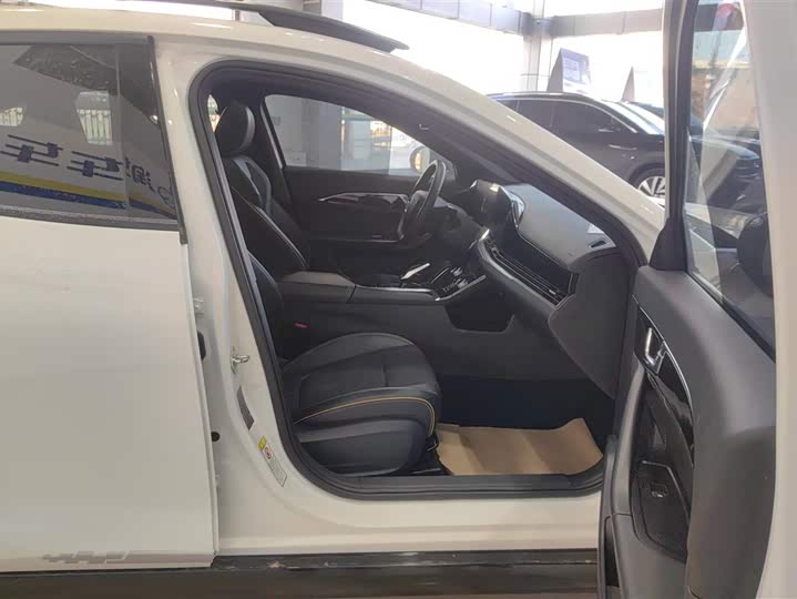 Bestune B70S 2022 2022款 2.0T 智潮统帅