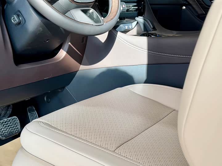 Toyota Alphard 2025 2025款 双擎 2.5L 臻享黄金版