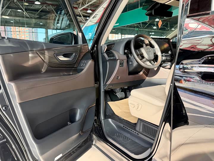 Toyota Alphard 2025 2025款 双擎 2.5L 臻享黄金版