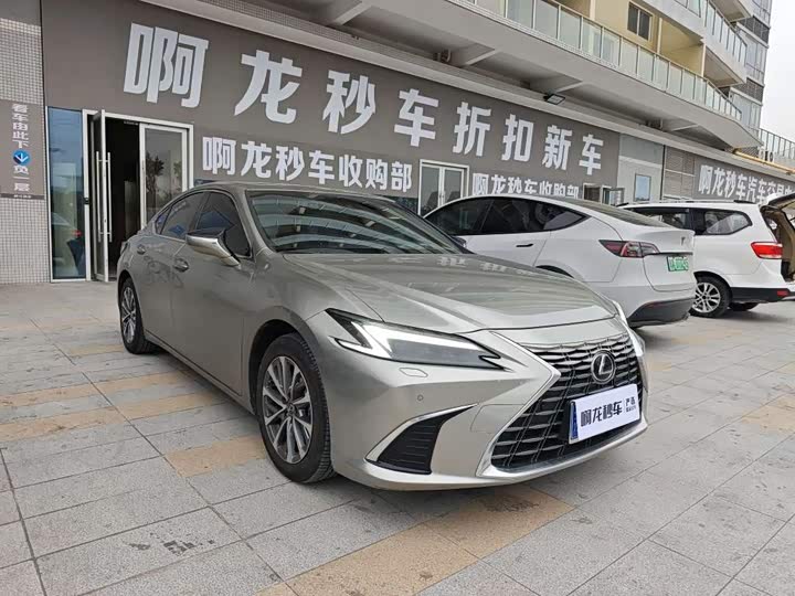 Lexus ES 2025 2025款 300h 臻享版
