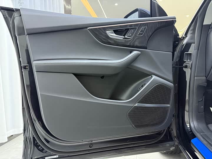 Audi Q8 2023 2023款 55 TFSI 豪华动感型