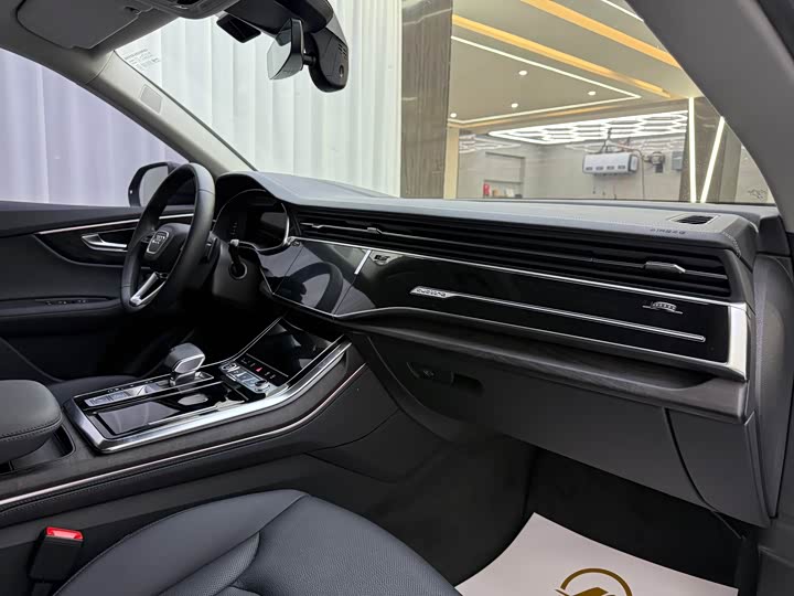 Audi Q8 2023 2023款 55 TFSI 豪华动感型