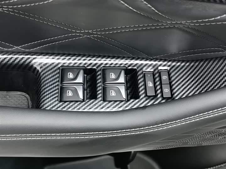 Changan UNI-K 2024 2024款 2.0T 两驱全球行版