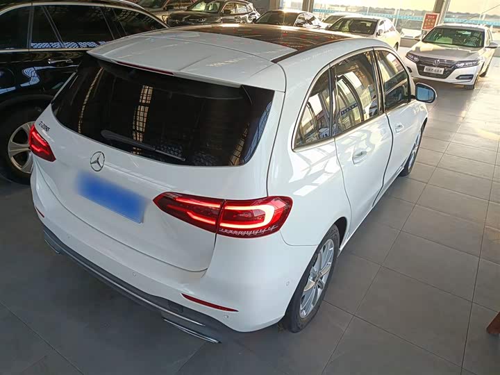 Mercedes-Benz B-Class 2021 2021款 B 200 时尚型