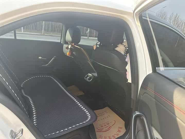 Mercedes-Benz A-Class 2025 2025款 A 200 L 时尚型