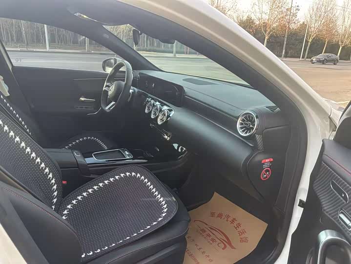 Mercedes-Benz A-Class 2025 2025款 A 200 L 时尚型