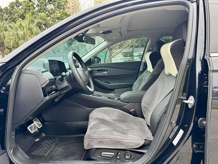 Honda Accord Hybrid 2023 2023款 2.0L e:PHEV 尊贵版