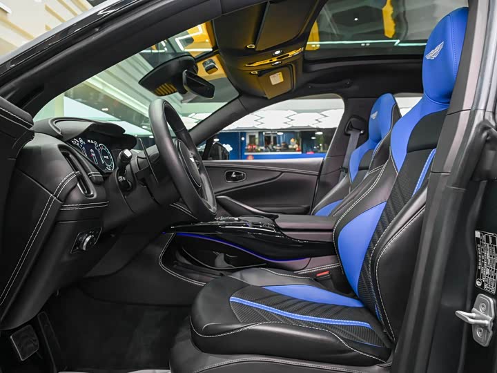 Aston Martin DBX 2023 2023款 4.0T V8 707