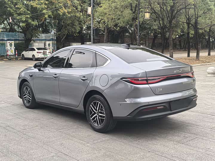 BYD Seal 05 DM-i Hybrid 2025 2025款 DM-i 智驾版 120KM旗舰型