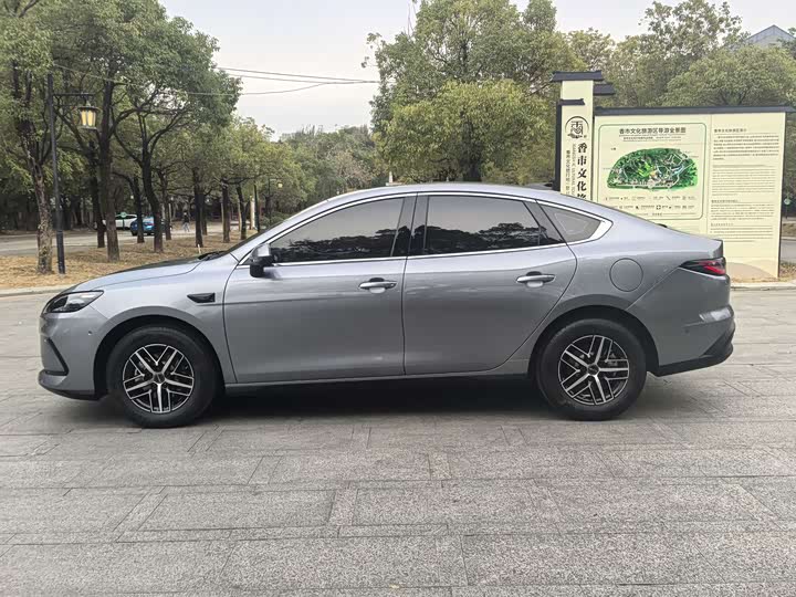 BYD Seal 05 DM-i Hybrid 2025 2025款 DM-i 智驾版 120KM旗舰型