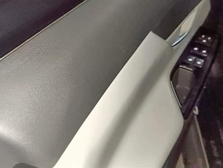 Changan UNI-T 2023 2023款 第二代 1.5T 尊贵型