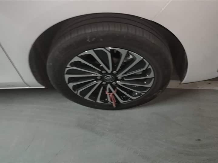 Buick GL8 Hybrid 2025 2025款 陆尚 尊享版 7座