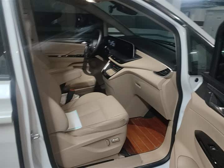 Buick GL8 Hybrid 2025 2025款 陆尚 尊享版 7座