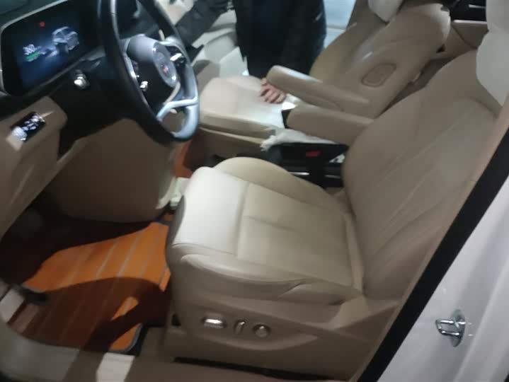 Buick GL8 Hybrid 2025 2025款 陆尚 尊享版 7座