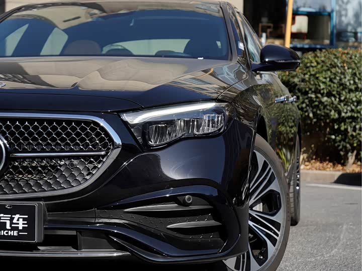 Mercedes-Benz E-Class Hybrid 2024 2024款 E 350 e L 插电式混合动力运动轿车