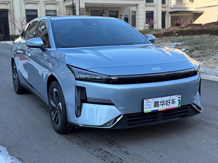 Geely Galaxy L6 2025 2025款 EM-i 140km 星舰版