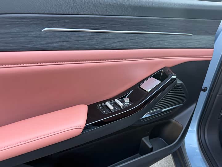 Geely Galaxy L6 2025 2025款 EM-i 140km 星舰版