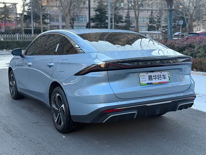 Geely Galaxy L6 2025 2025款 EM-i 140km 星舰版