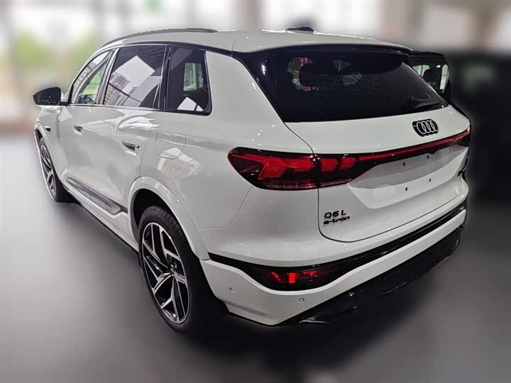 Audi Q6L e-tron 2026 2026款 首发领航版