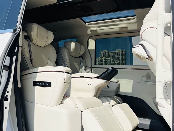 Lexus LM 2023 2023款 500h 六座尊崇版