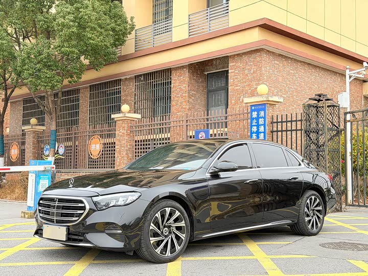 Mercedes-Benz E-Class 2025 2025款 E 300 L 豪华型