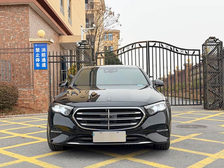 Mercedes-Benz E-Class 2025 2025款 E 300 L 豪华型