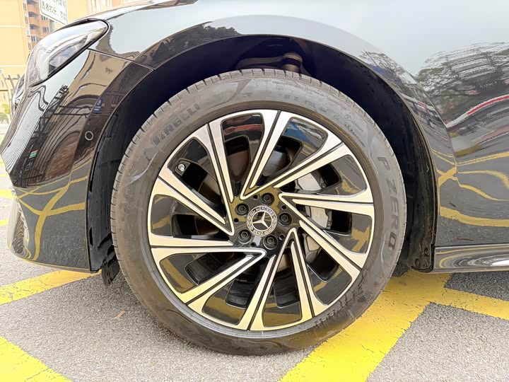 Mercedes-Benz E-Class 2025 2025款 E 300 L 豪华型