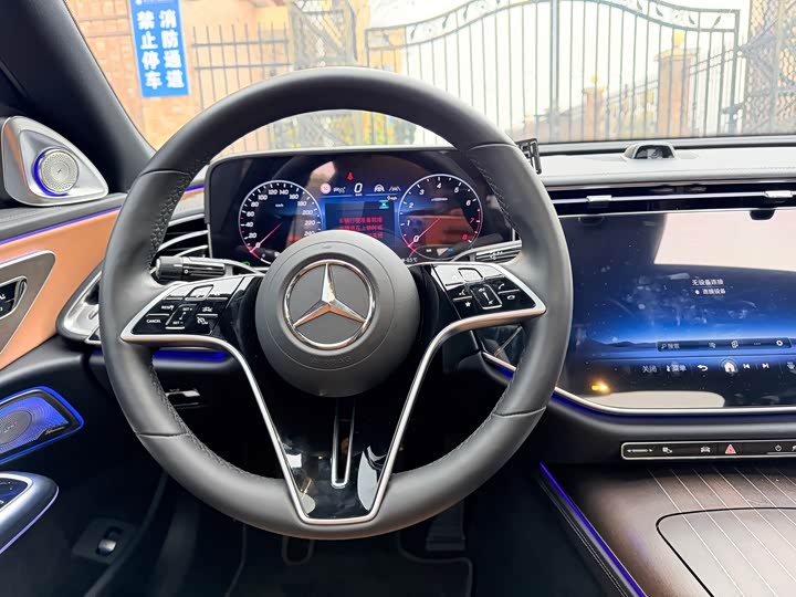 Mercedes-Benz E-Class 2025 2025款 E 300 L 豪华型