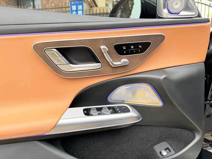 Mercedes-Benz E-Class 2025 2025款 E 300 L 豪华型