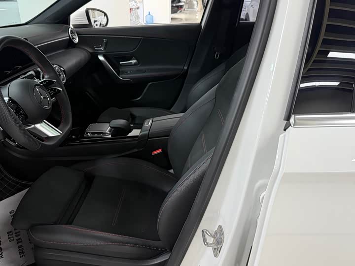 Mercedes-Benz A-Class 2024 2024款 A 200 L 时尚型