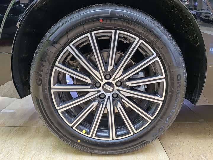 Geely Galaxy M9 2025 2025款 230km 两驱探索版