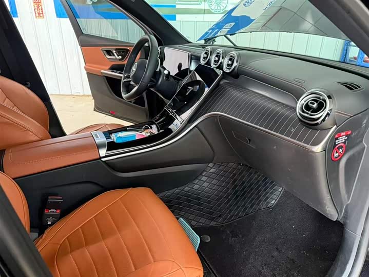 Mercedes-Benz GLC-Class 2025 2025款 GLC 300 L 4MATIC 豪华型 7座