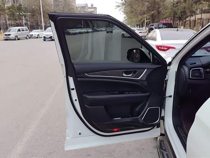 Honda UR-V 2023 2023款 240TURBO 两驱致悦版