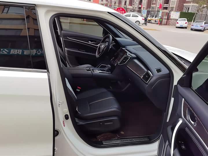 Honda UR-V 2023 2023款 240TURBO 两驱致悦版