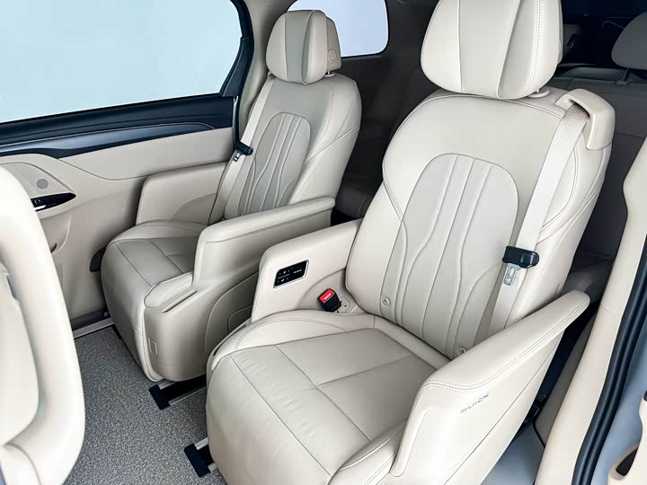 Buick GL8 Hybrid 2025 2025款 陆尚 尊享版 7座