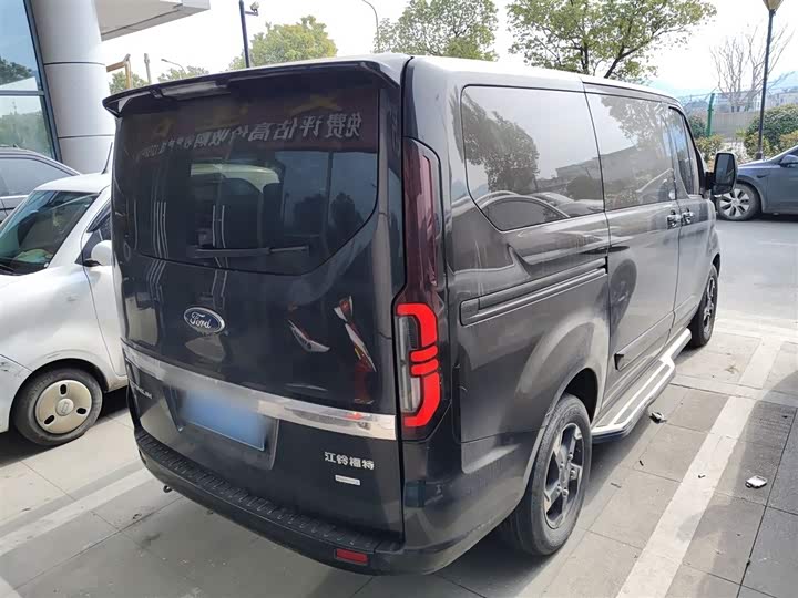 Ford Tourneo 2023 2023款 2.0T 自动致尊版