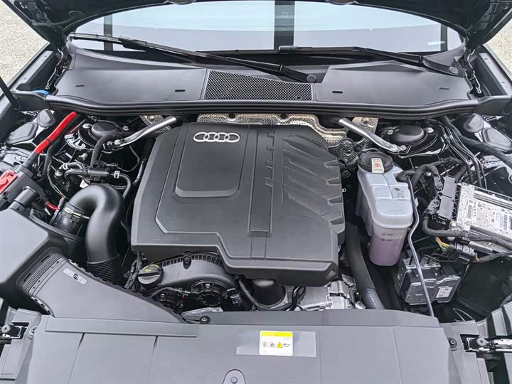 Audi A6L 2025 2025款 40 TFSI 豪华动感型