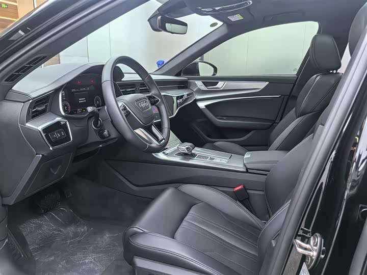 Audi A6L 2025 2025款 40 TFSI 豪华动感型