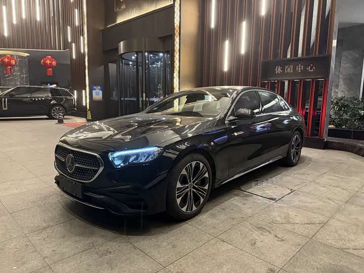 Mercedes-Benz E-Class Hybrid 2024 2024款 E 350 e L 插电式混合动力运动轿车